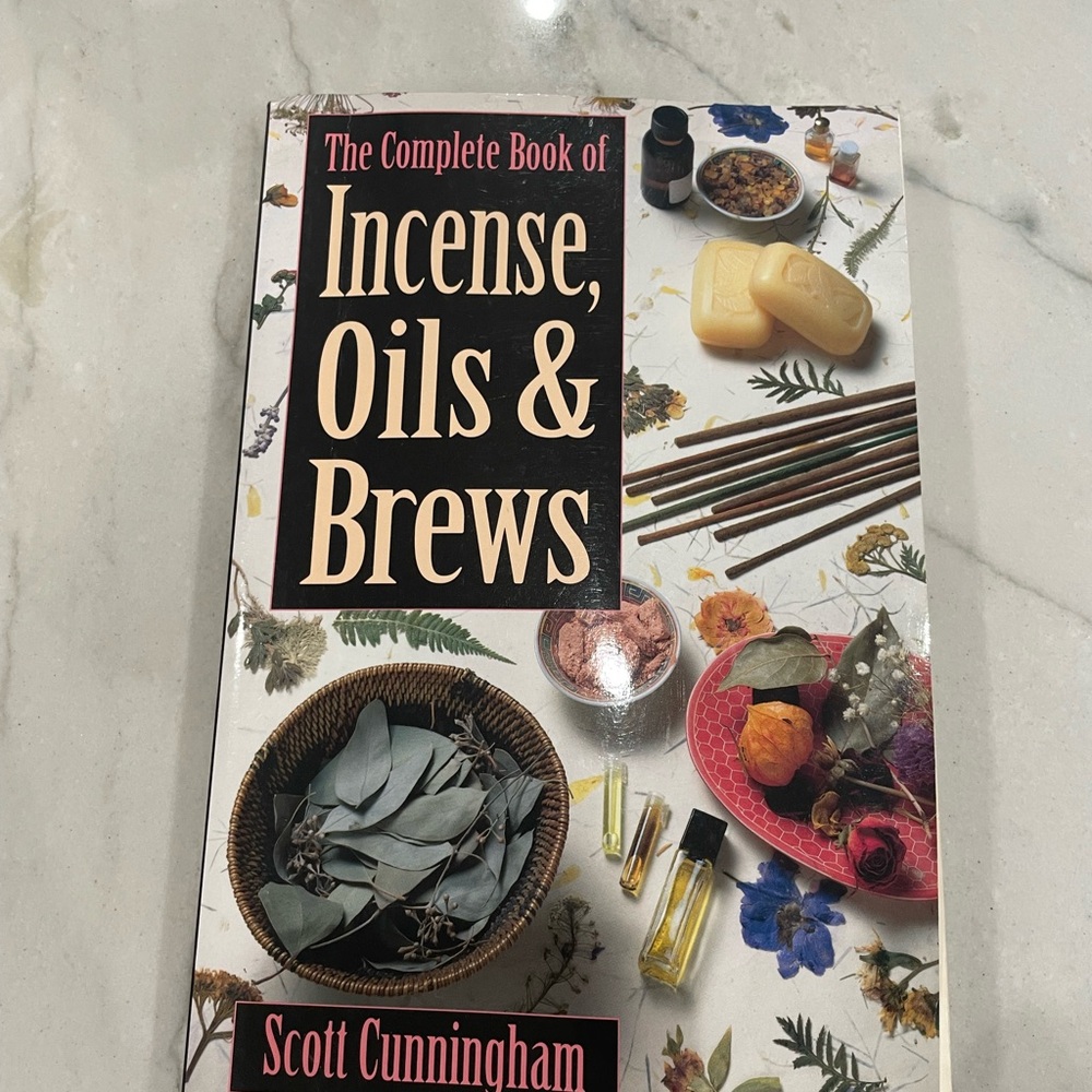 The Complete Book of Incense, Oils & Brews